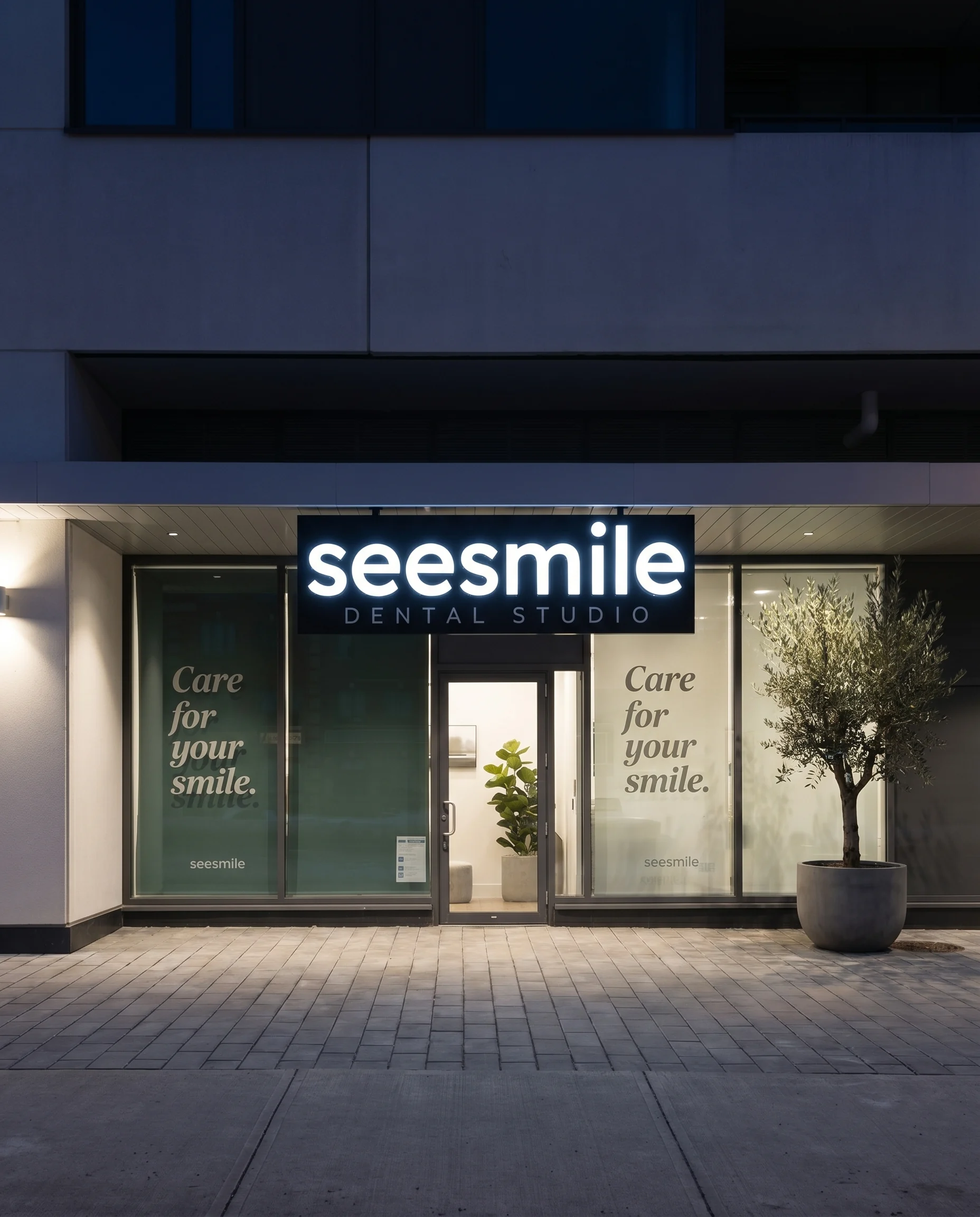 The seesmile studio open into the evening